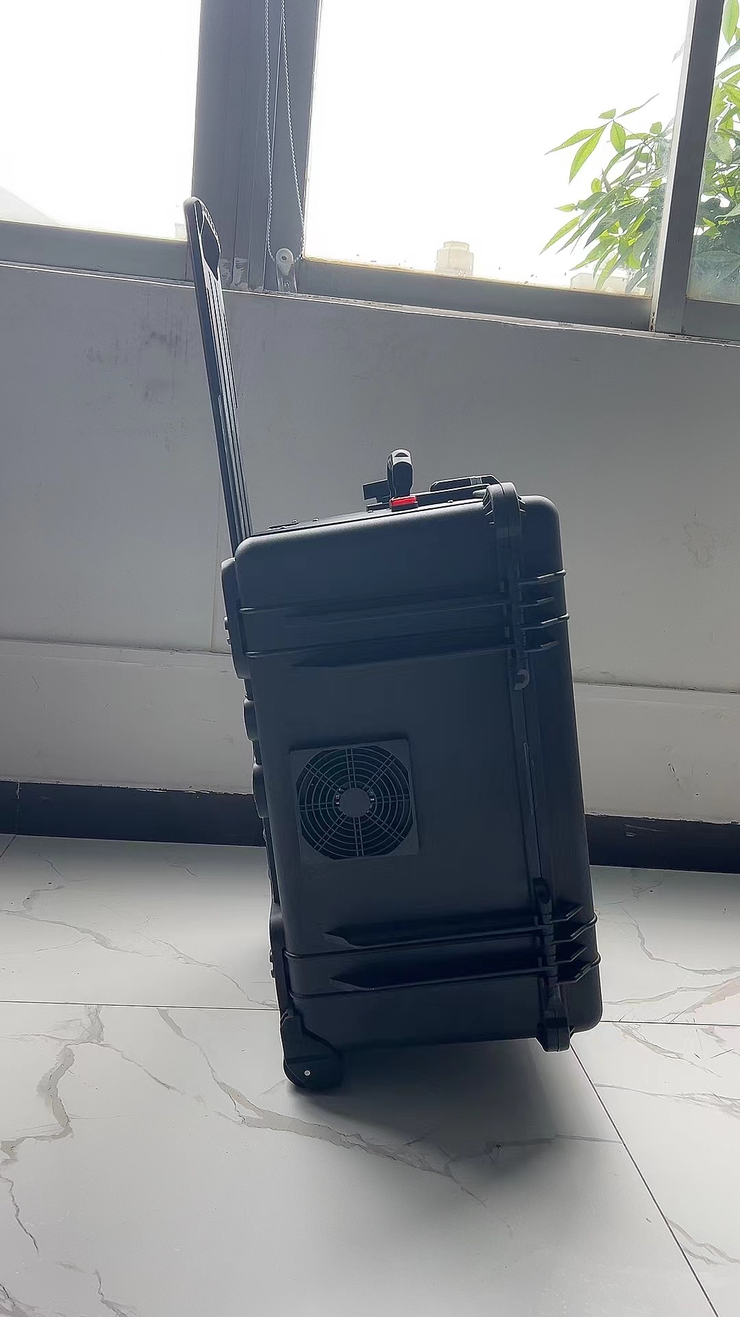 鼎湖手拉箱型移动通信干扰器